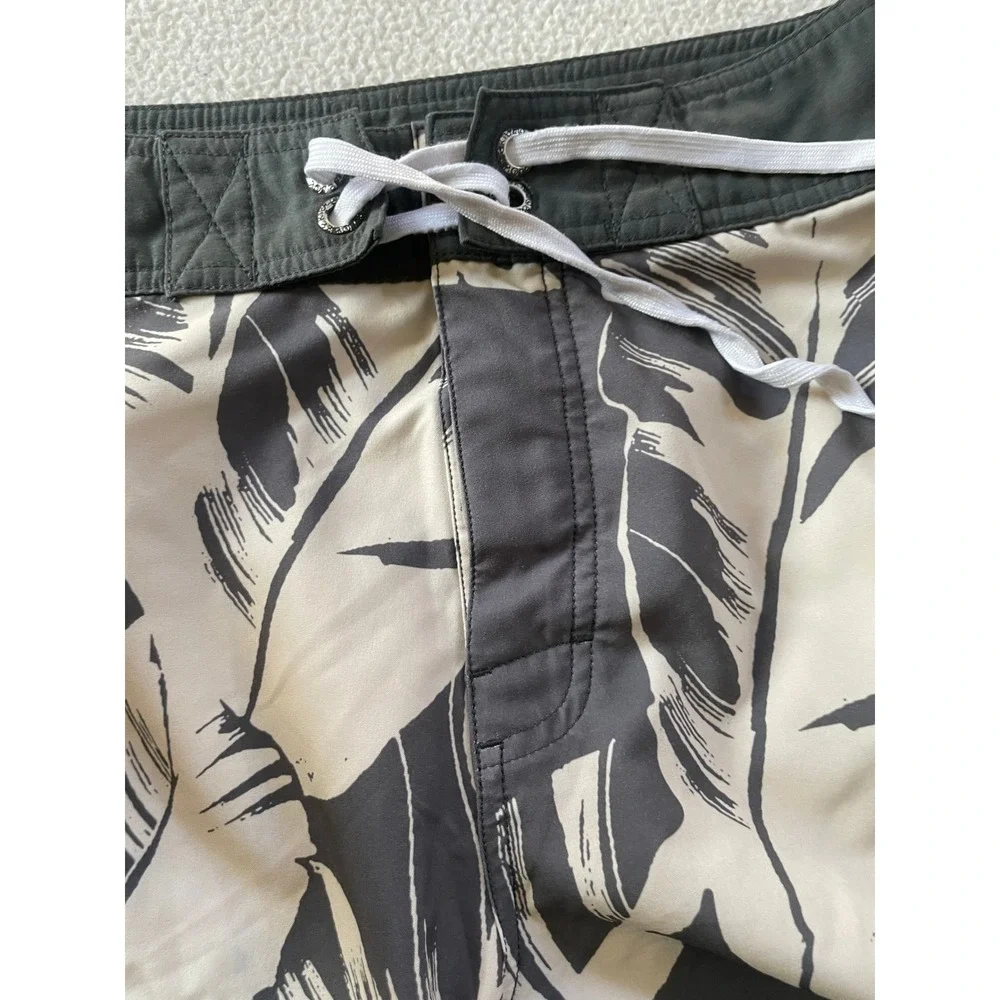 Ezekiel Mens 32 Board Shorts Tan Black Tropical Palm Leaf Print Surf Swim